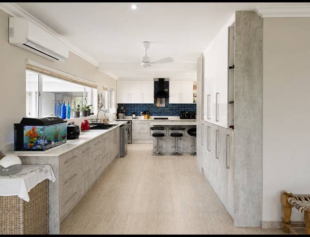 5 BEDROOM HOUSE FOR SALE IN BEVERLEY HILLS ESTATE